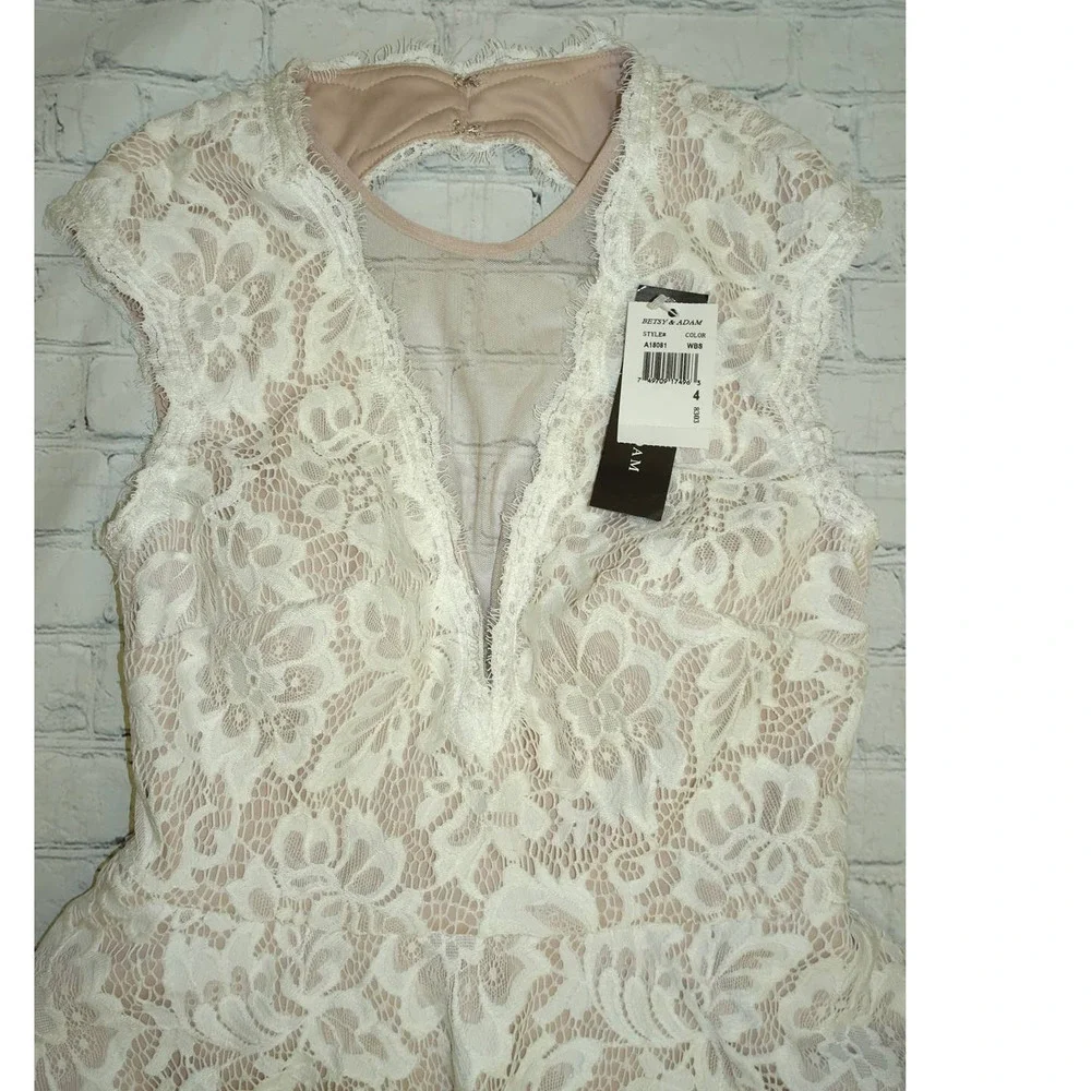 Betsy & Adam Peplum All Over Lace w/ Open Back Dress, Cream, 4 NWT - Picture 4 of 11